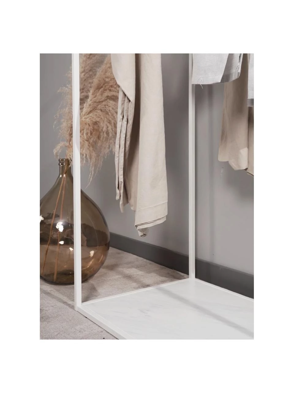 Westwing Collection Kleiderstange Pacey in Weiß mit Marmor-Optik, B 120 x H 152 cm 3 Westwing Collection Kleiderstange Pacey in Weiß mit Marmor-Optik, B 120 x H 152 cm – Bild 3