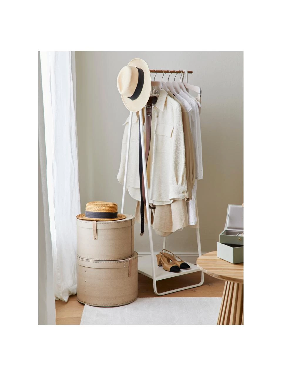 Yamazaki Metall-Kleiderständer Tower in Weiß, B 52 x H 140 cm 2 Yamazaki Metall-Kleiderständer Tower in Weiß, B 52 x H 140 cm – Bild 2