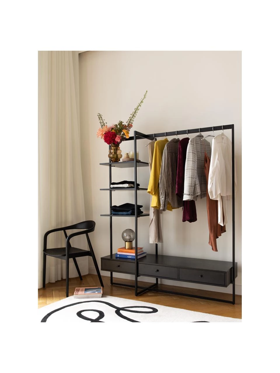 Westwing Collection Offener Kleiderschrank Pacey in Schwarz, B 150 x H 180 cm 2 Westwing Collection Offener Kleiderschrank Pacey in Schwarz, B 150 x H 180 cm – Bild 2