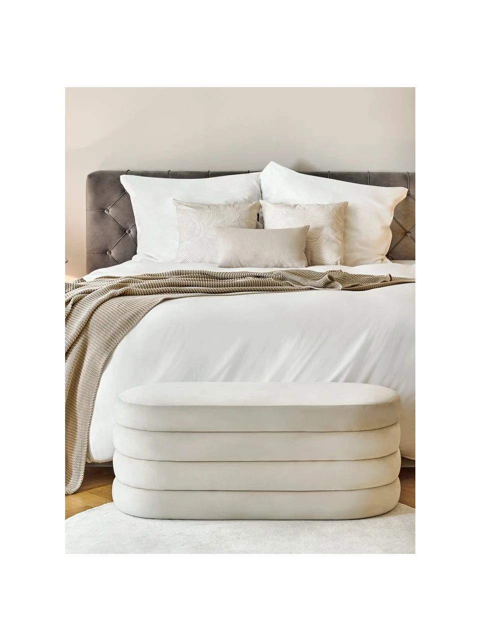 Westwing Collection Samt-Polsterbank Alto in Cremeweiß, B 110 x H 47 cm 2 Westwing Collection Samt-Polsterbank Alto in Cremeweiß, B 110 x H 47 cm – Bild 2